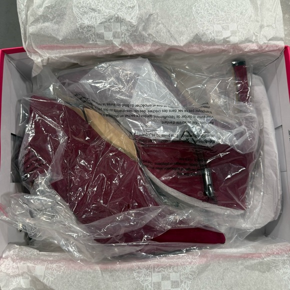 Vince Camuto VC-SESTRIND Ribbon Red Suede Pointed Toe Booties 7.5 NIB - Picture 6 of 6